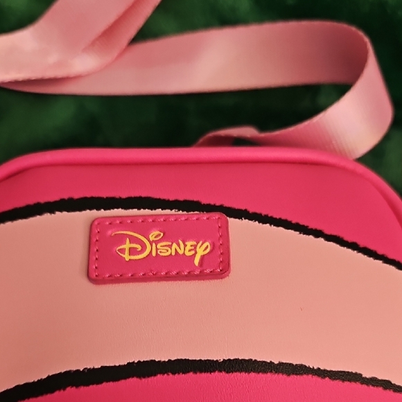 Disney Cheshire Cat Pink Crossbody Bag NWOT - Picture 3 of 6